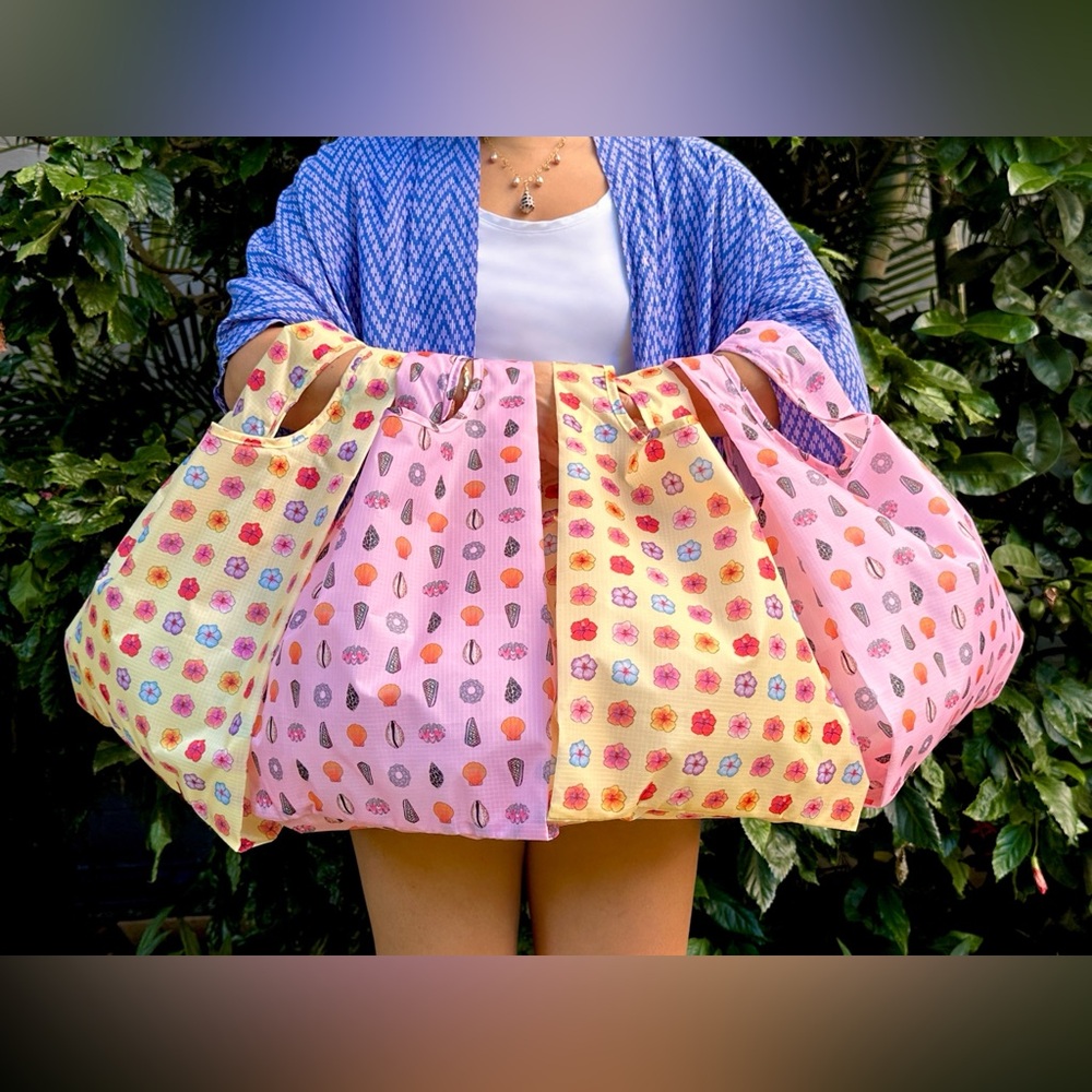 Seashell or Hibiscus Flower Pattern Print Ripstop Nylon Foldable Tote Bag